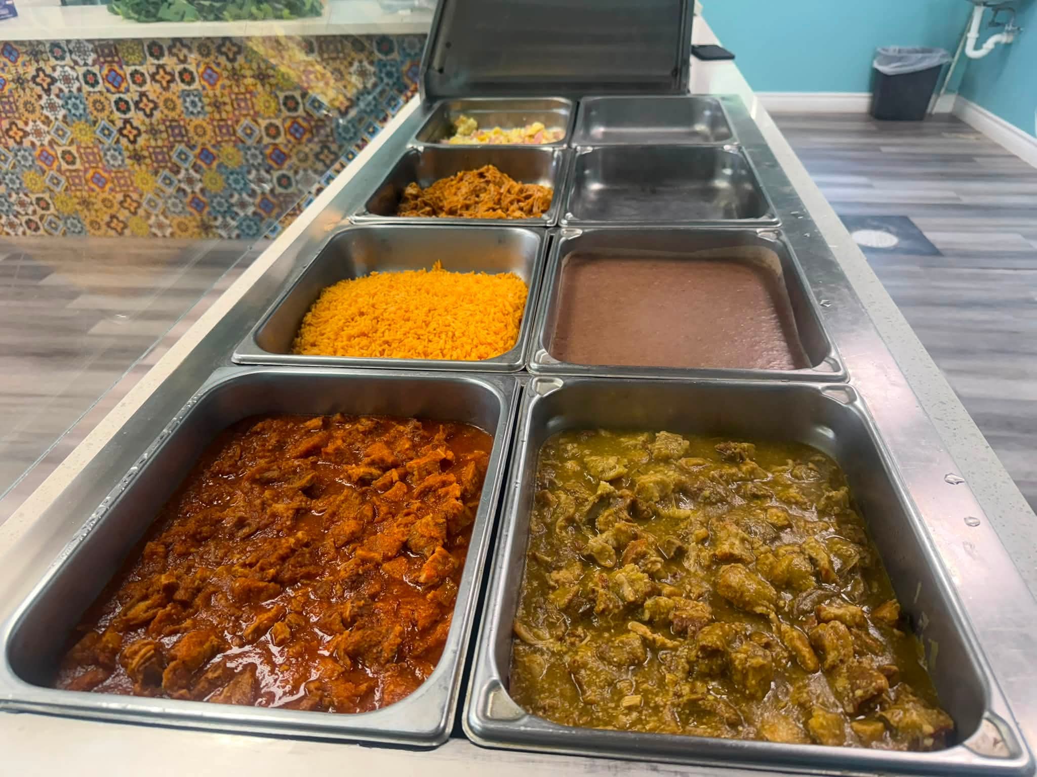 🌮🇲🇽 ¿Antojo de Carnitas, Chicharrón o Barbacoa? ¡Ven a Carnitas y Chicharrones El Johnny y Disfruta el Verdadero Sabor Casero! Houston, Texas.
